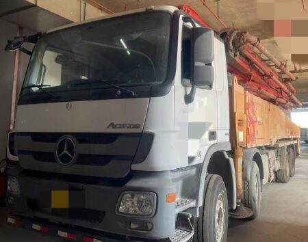 Used concrete pump truck 2017 Sany 54m on chassis Mercedes Benz