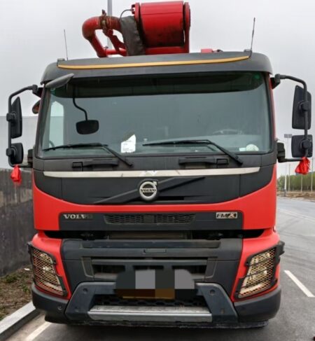 Second-hand concrete pump truck 2020 Sany 62m on Volvo